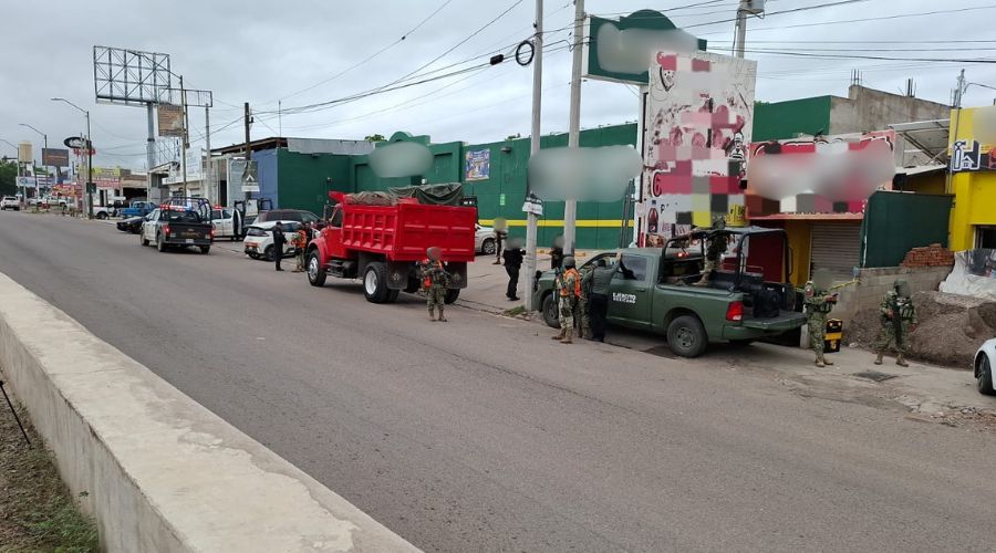 Dejan el cadáver de un hombre afuera de un local de venta de comida en el sector Barrancos, Culiacán