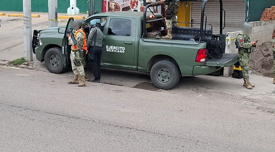 Dejan el cadáver de un hombre afuera de un local de venta de comida en el sector Barrancos, Culiacán