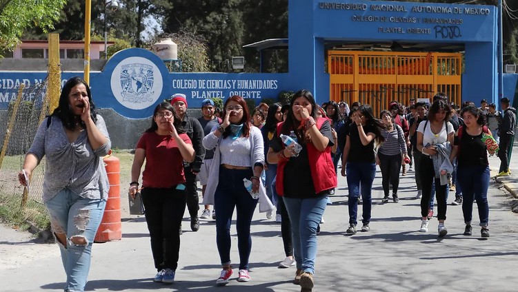 Desalojan CCH Oriente de la UNAM por presunta amenaza de bomba
