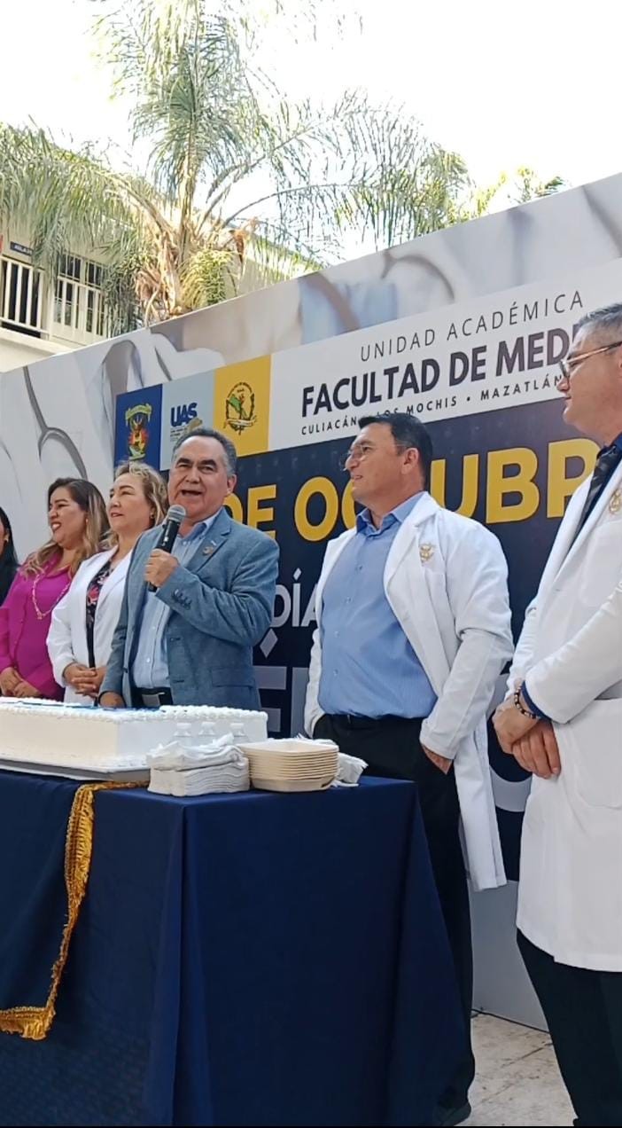 Celebración del Día del Médico en la Universidad Autónoma de Sinaloa.