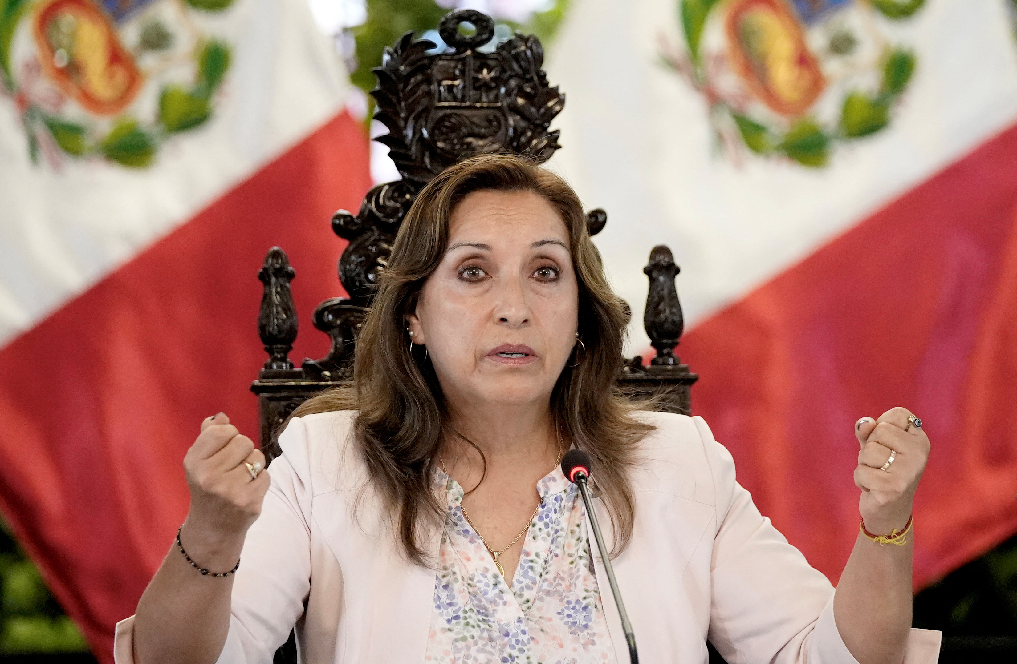 Congreso de Perú aprueba juicio político de destitución contra la presidenta Dina Boluarte