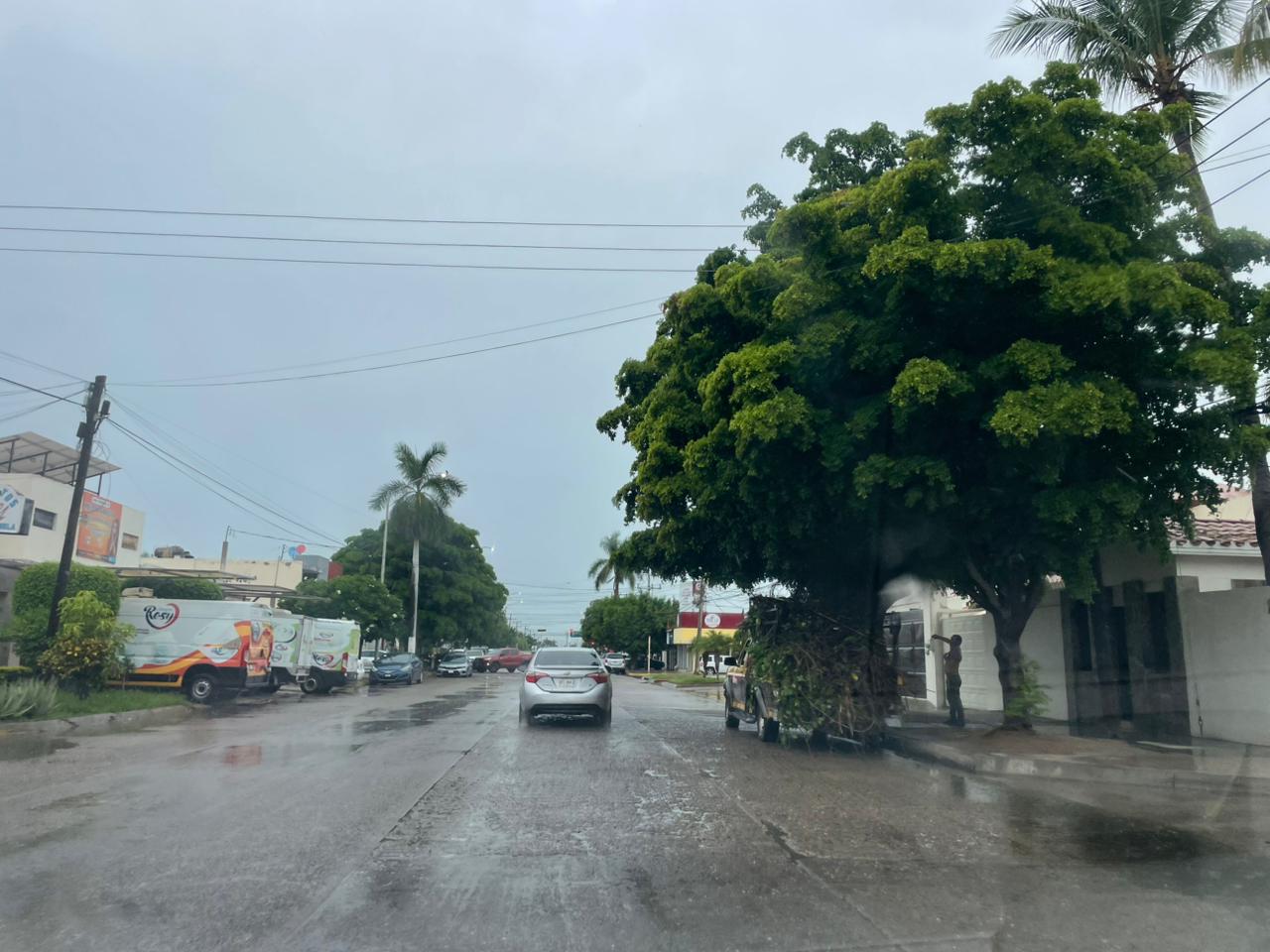 Otros puntos de la ciudad así se aprecian con esta lluvia que se ha dejado sentir en la zona norte.