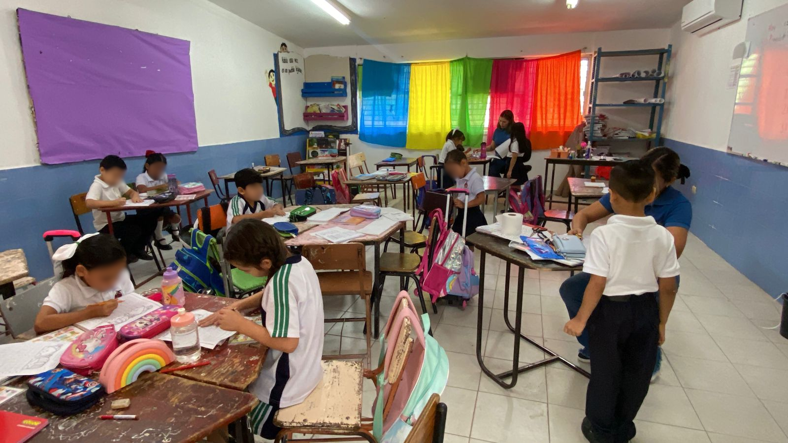 Primaria de Los Mochis sigue sin luz y minisplits a una semana del robo