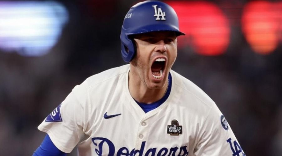 Freeman pone a Dodgers a medio camino del título de la Serie Mundial de MLB