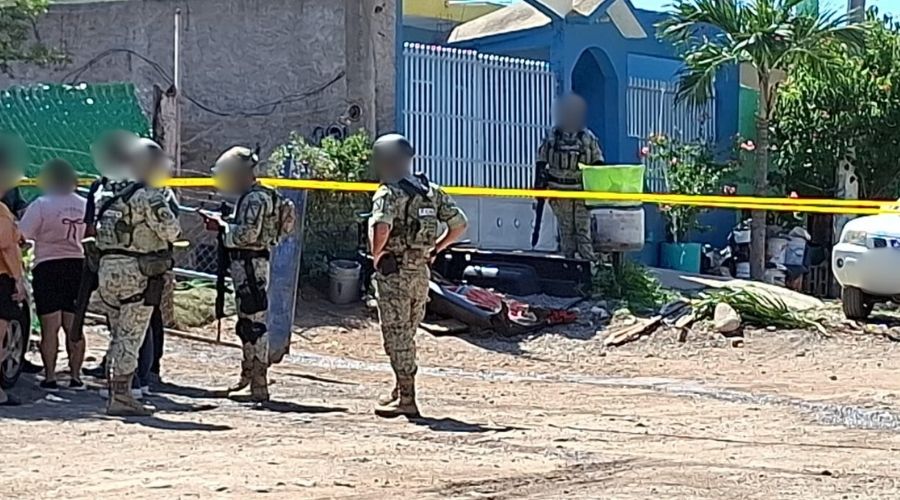 Gatilleros queman casa en la que se registró un doble homicidio en Culiacán