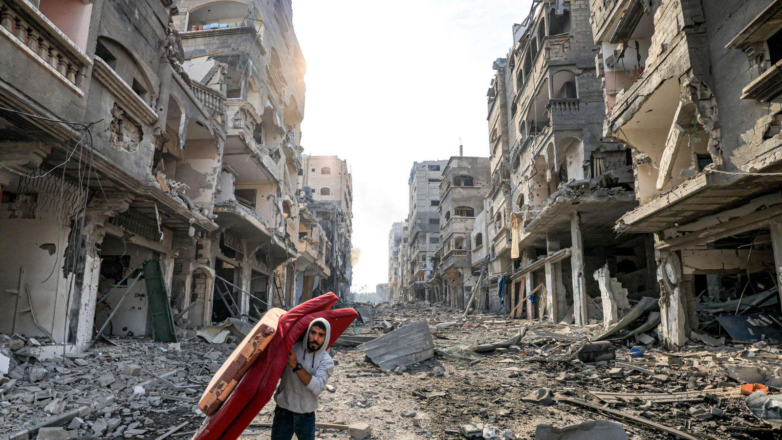 Gaza enfrenta riesgo mortal por miles de explosivos sin detonar y escombros acumulados