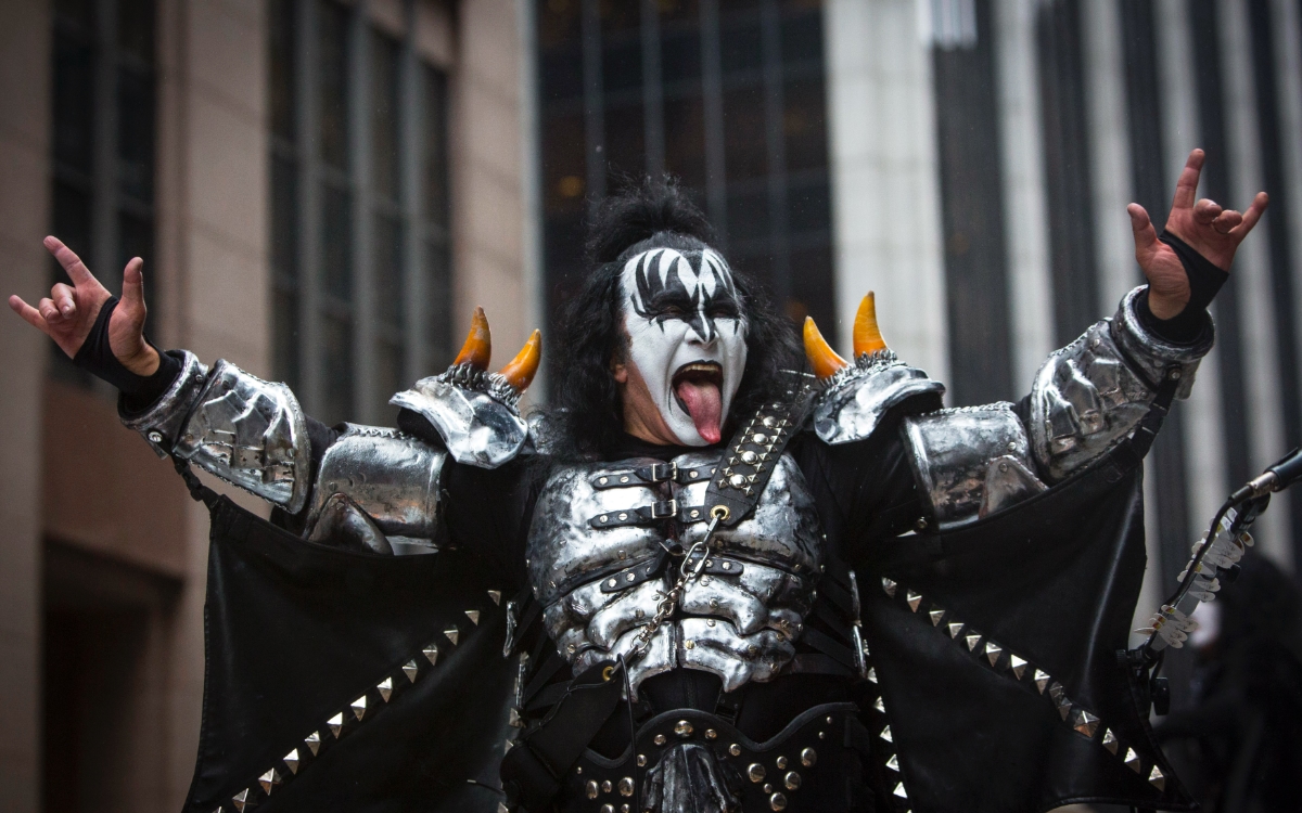 Gene Simmons, de Kiss, hospitalizado tras un choque en California