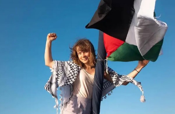 Greta Thunberg habría sido víctima de malos tratos por parte de Israel tras detención de flotilla