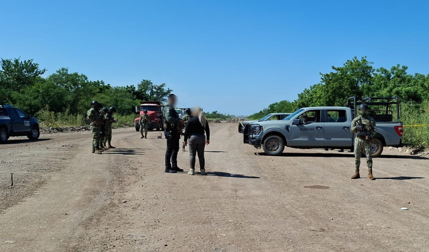 Elementos de la Marina resguardan zona de un crimen bodega en Mazatlán