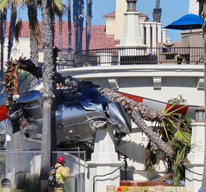 VIDEO: Helicóptero se desploma en playa del sur de California y deja al menos 5 heridos