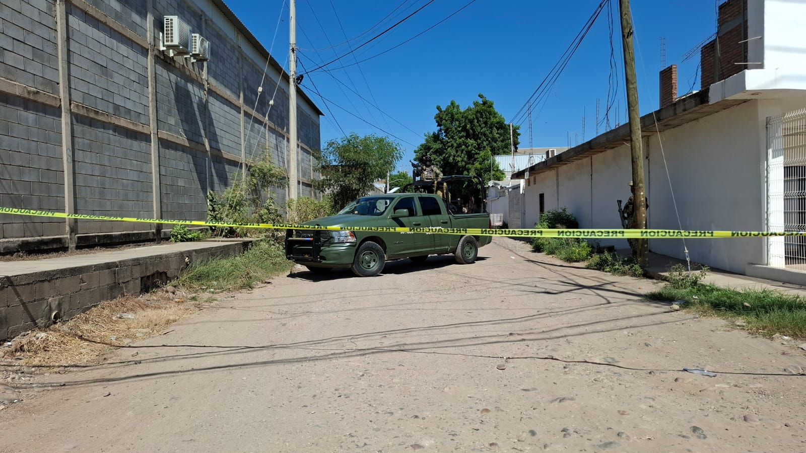 Asesinado y esposado localizan a un hombre