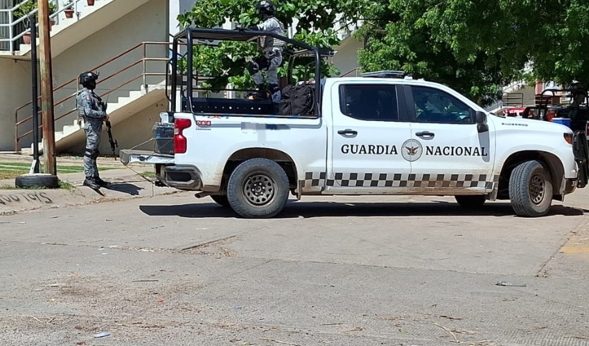 Elementos de la Guardia Nacional resguardan lugar del crimen