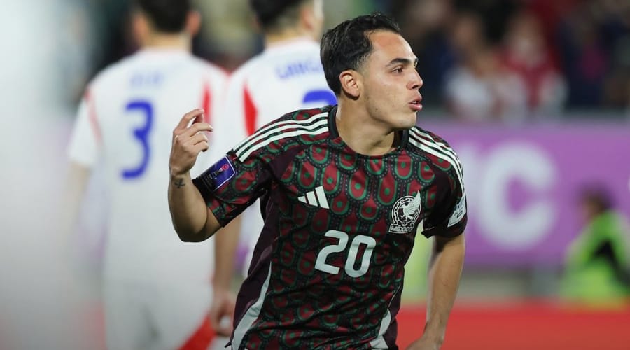 Hugo Camberos celebra su doblete ante Chile en la Copa del Mundo Sub-20