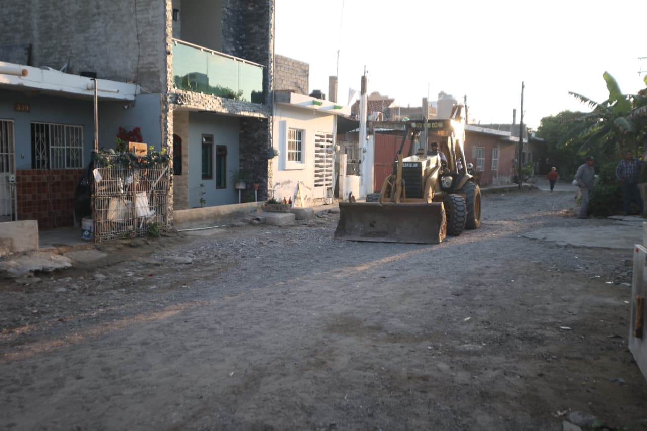 Meta superada: Estrella Palacios da el banderazo a dos calles y llega a las 140 obras de pavimentación