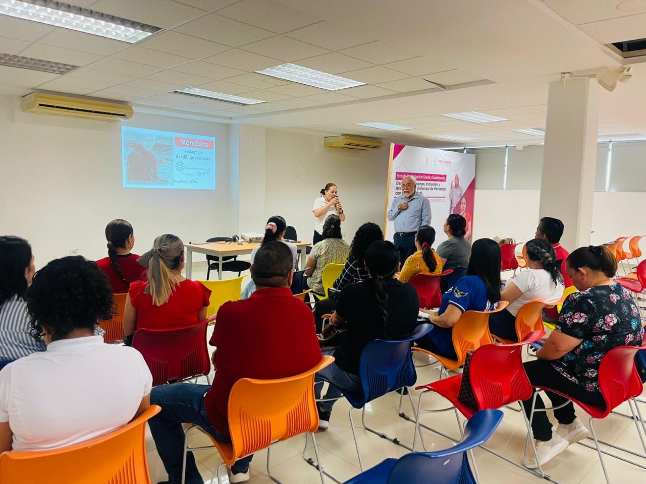 Imparten capacitaciones sobre la neurodiversidad a docentes de Los Mochis