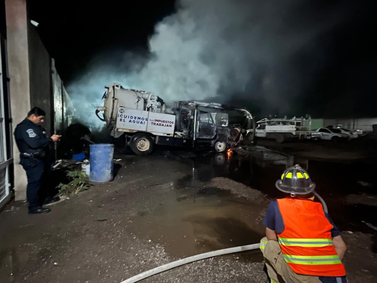 Incendio de camión vactor de la Jumapag.