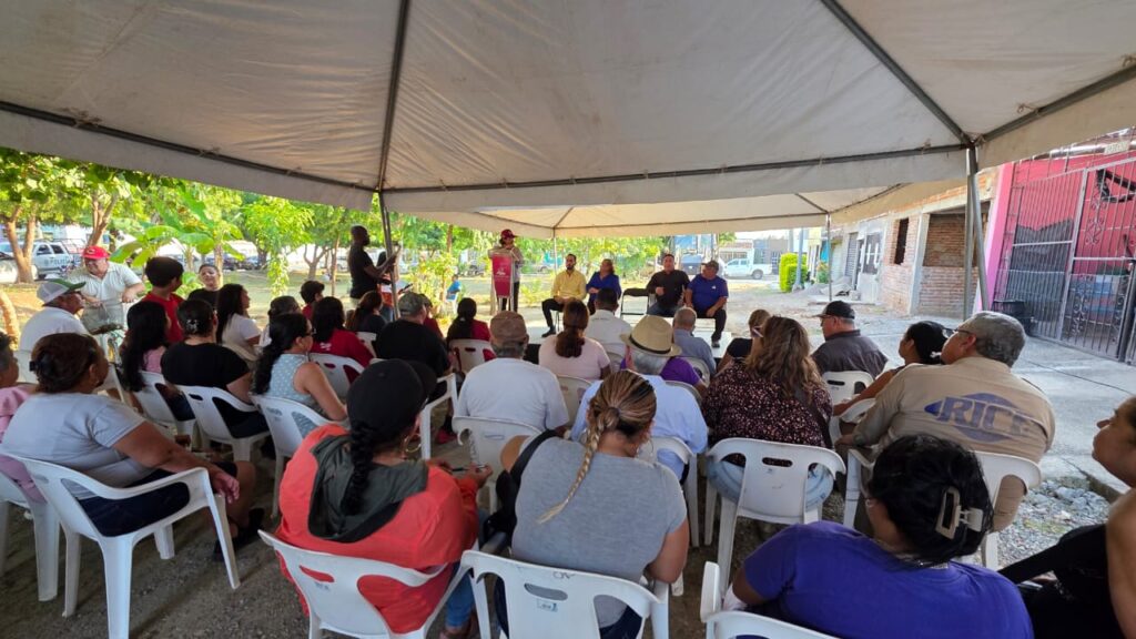 Inicia pavimentación de dos calles más para elevar la calidad de vida de familias en Mazatlán