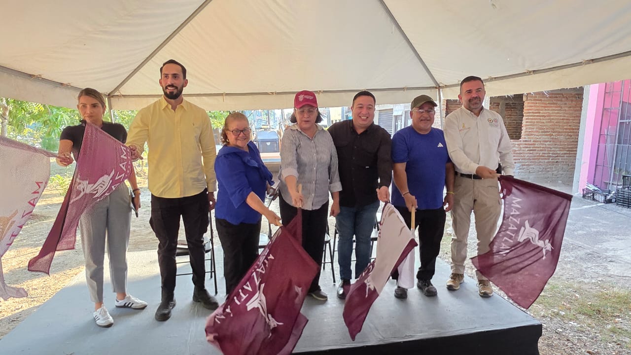 Inicia pavimentación de dos calles más para elevar la calidad de vida de familias en Mazatlán