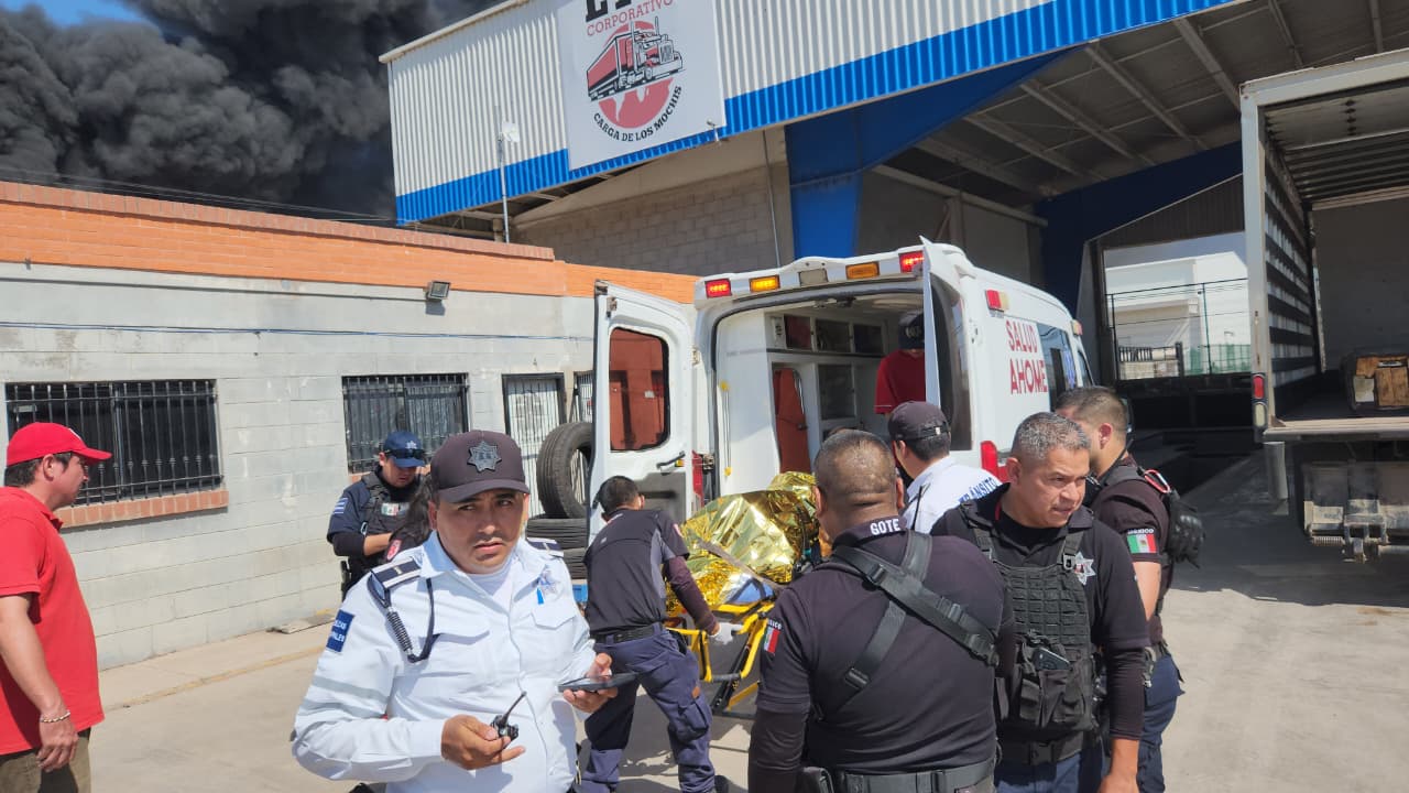 Intubado y grave se encuentra menor lesionado tras incendio de pipa en Los Mochis