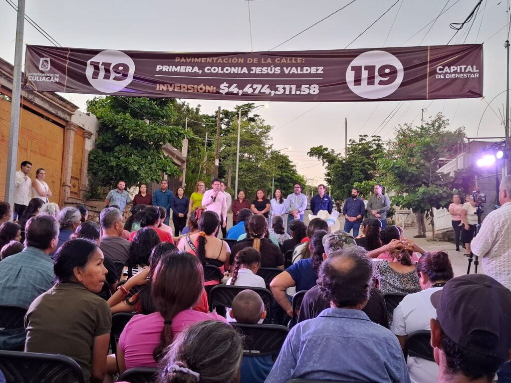 Juan de Dios Gámez entrega la calle pavimentada número 119 de las mil prometidas en Culiacán