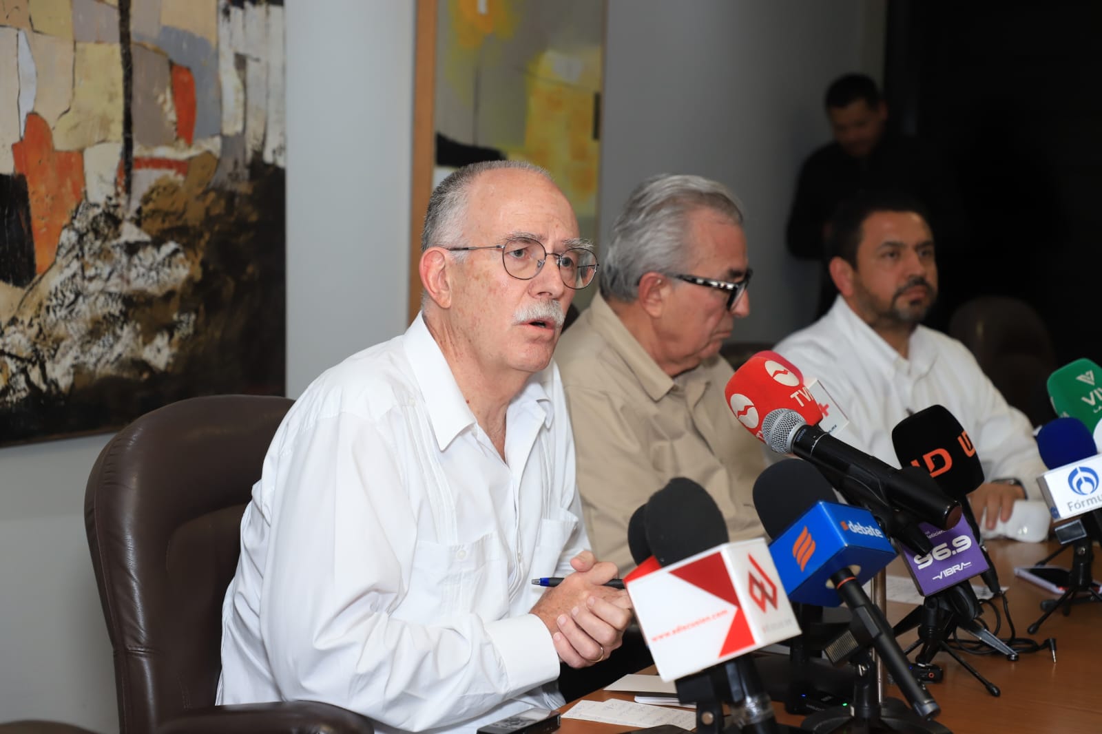 Julio Berdegué se reúne con agricultores de Sinaloa