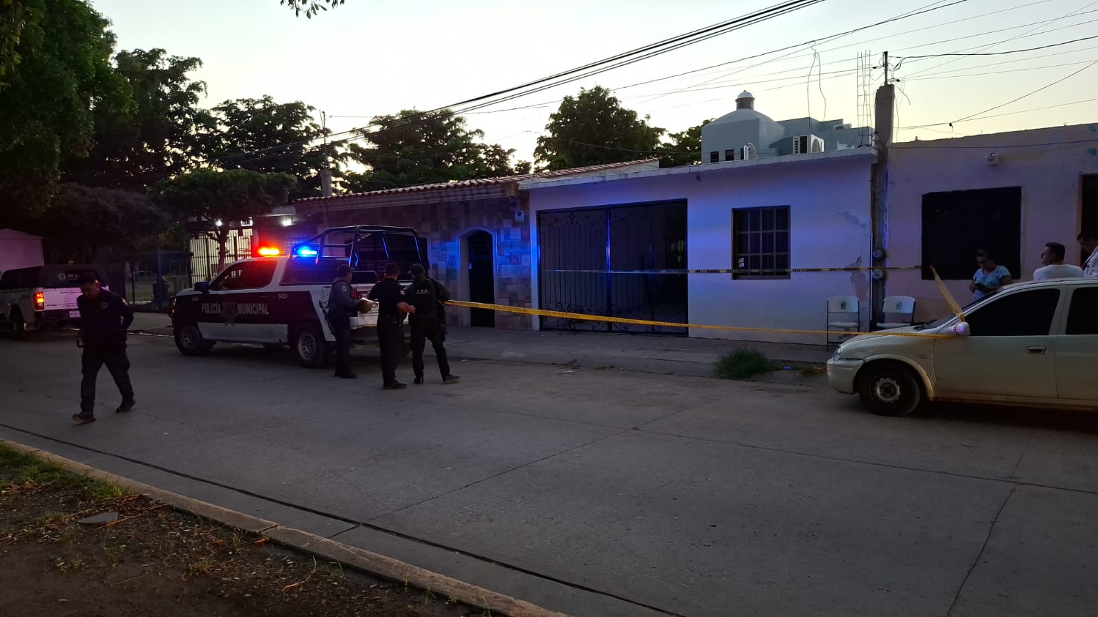 Localizan a un hombre y una mujer sin vida en vivienda de Villas de Cortez en Los Mochis