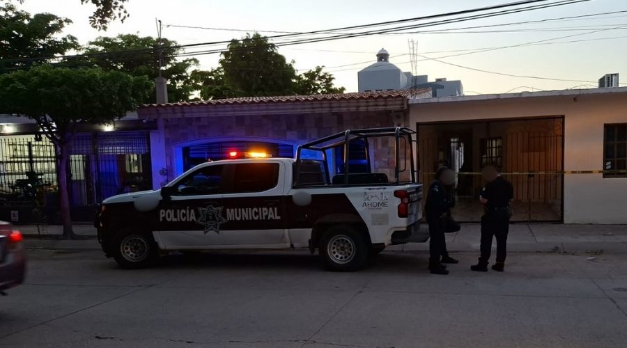 Localizan a un hombre y una mujer sin vida en vivienda de Villas de Cortez en Los Mochis