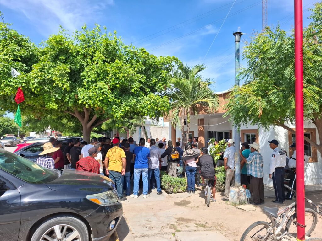 Manifestación de vecinos en Ruiz Cortines.