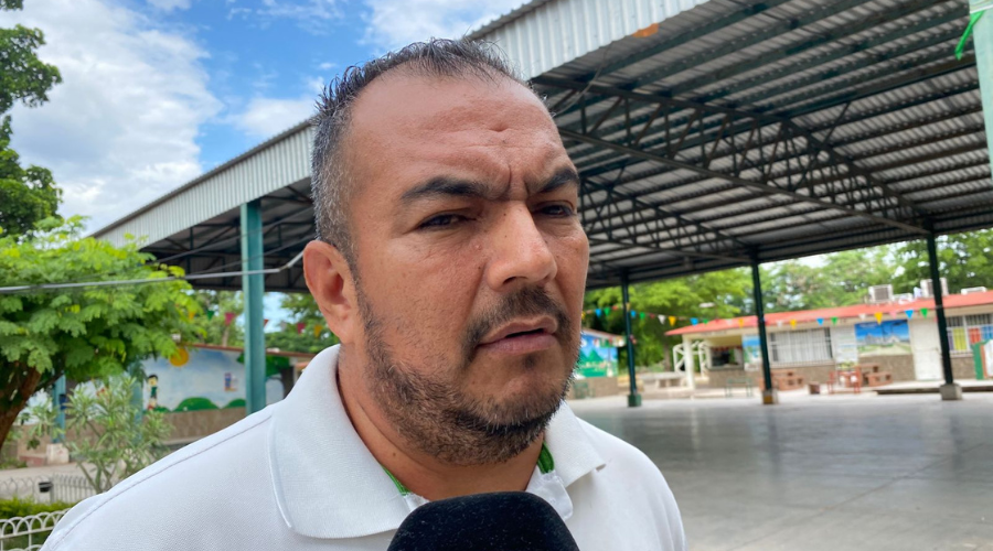 Marco Antonio Valenzuela Valdez, subdirector de la Escuela Primara Francisco Villa