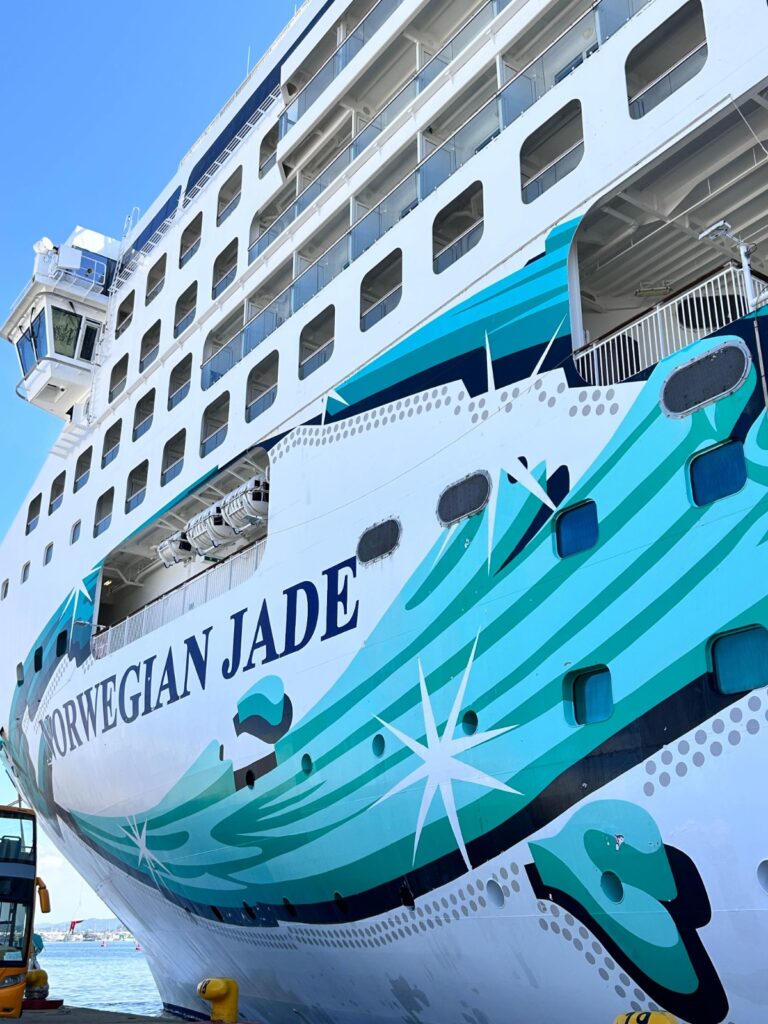 Más de 6 mil 500 turistas navieros llegaron a Mazatlán este miércoles a bordo de dos cruceros