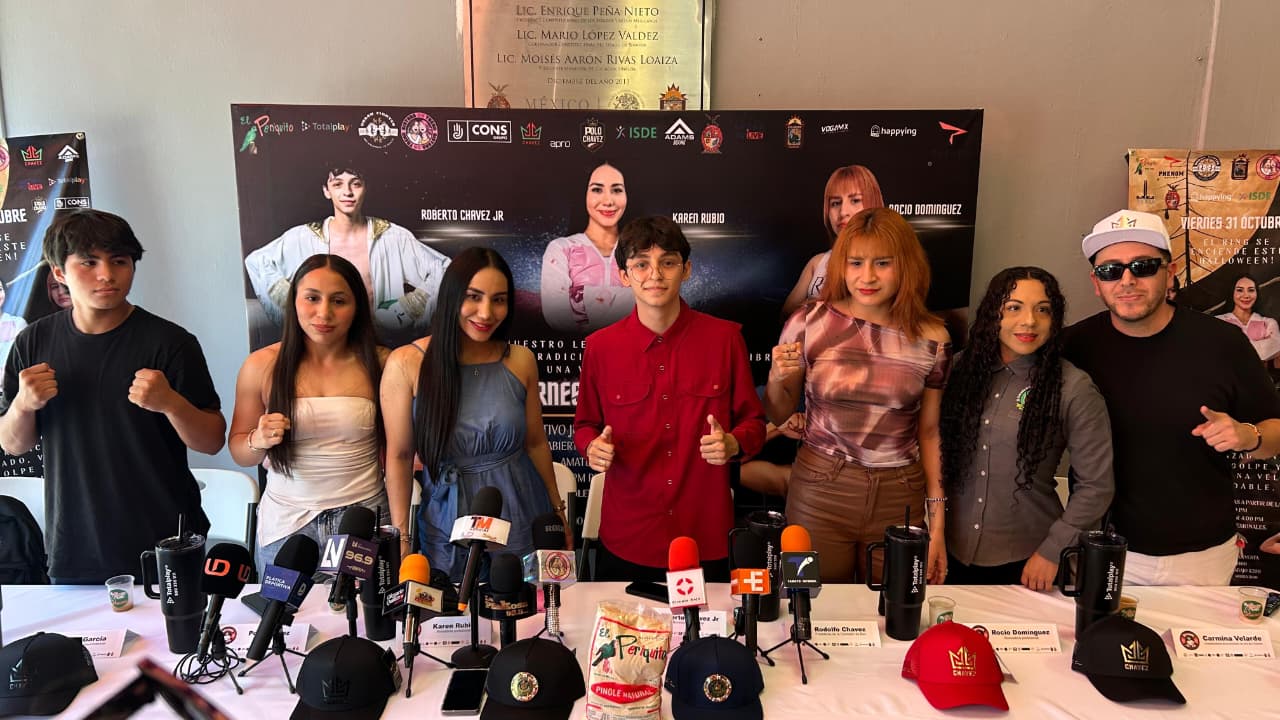Conferencia de prensa para anunciar la función de box Nuestro legado continúa.