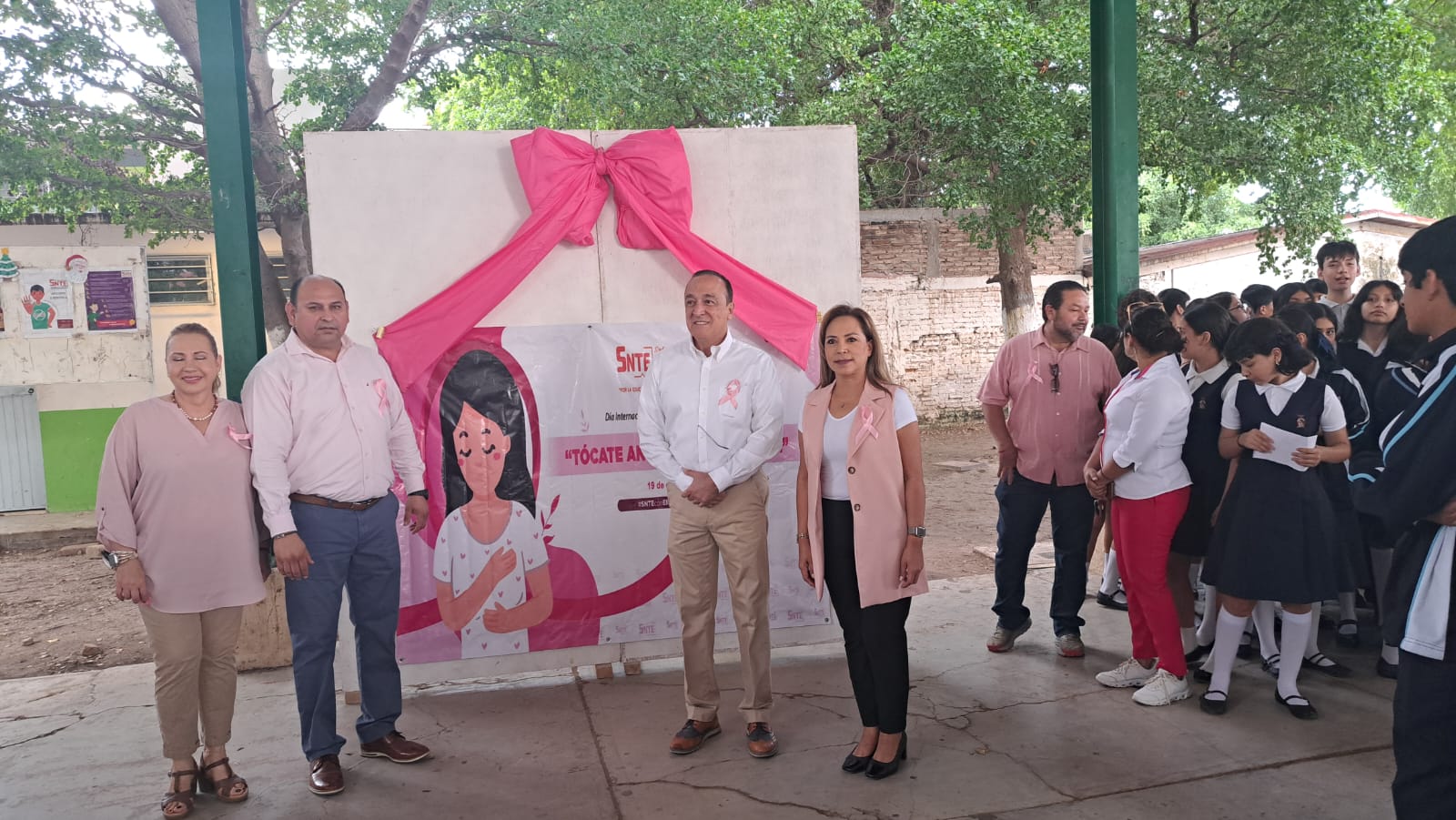 Octubre Rosa evento en primaria