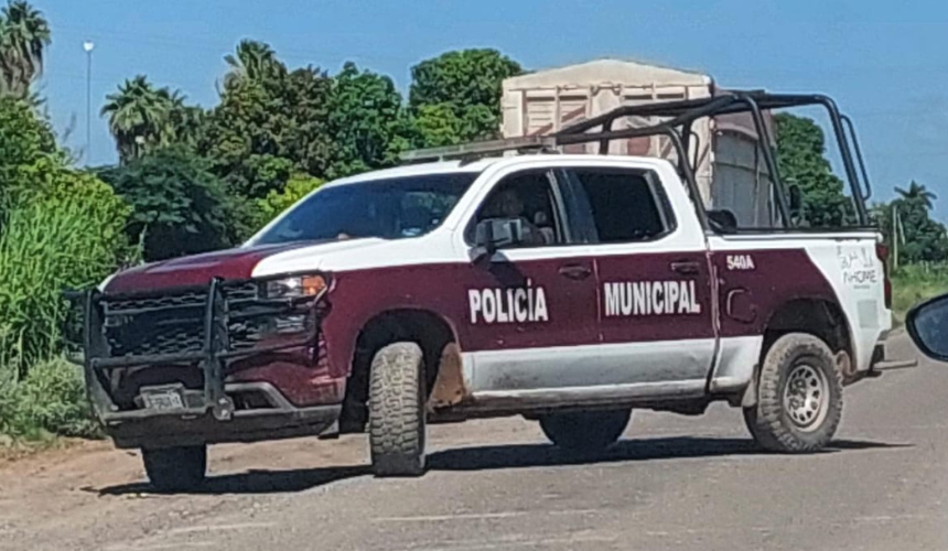 Policía Municipal de Ahome localiza vehículo con reporte de robo