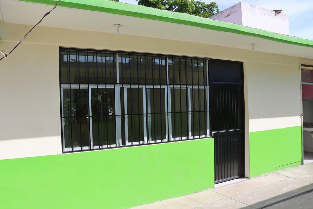 Estrenan nuevo salón de clases alumnos de primaria en Sinaloa municipio