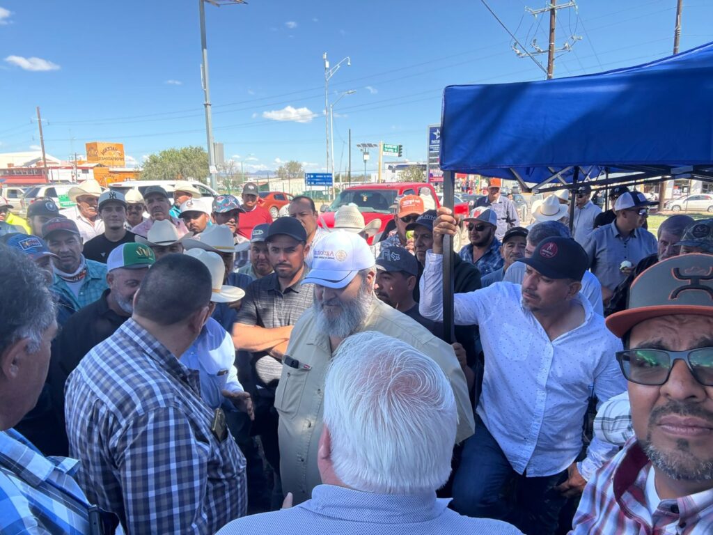 Productores de Chihuahua mantendrán bloqueo en vías del tren y protestas en puentes internacionales
