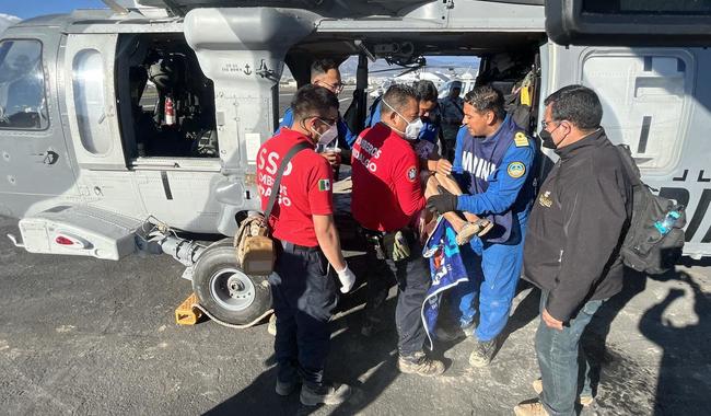 Marina crea “puente aéreo” con helicópteros y buque logístico para llevar ayuda a Veracruz