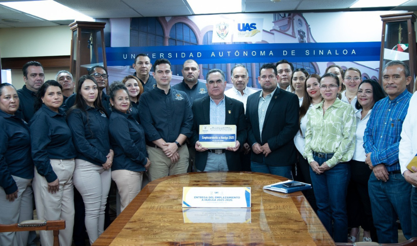 Jesús Madueña Molina y líderes del Suntuas