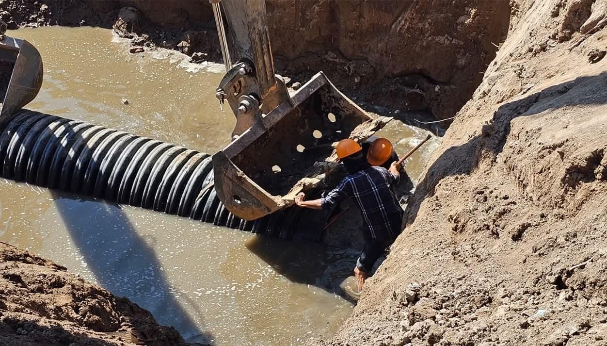 Personal de Jumapag realizando trabajos en la colonia Tecomate.