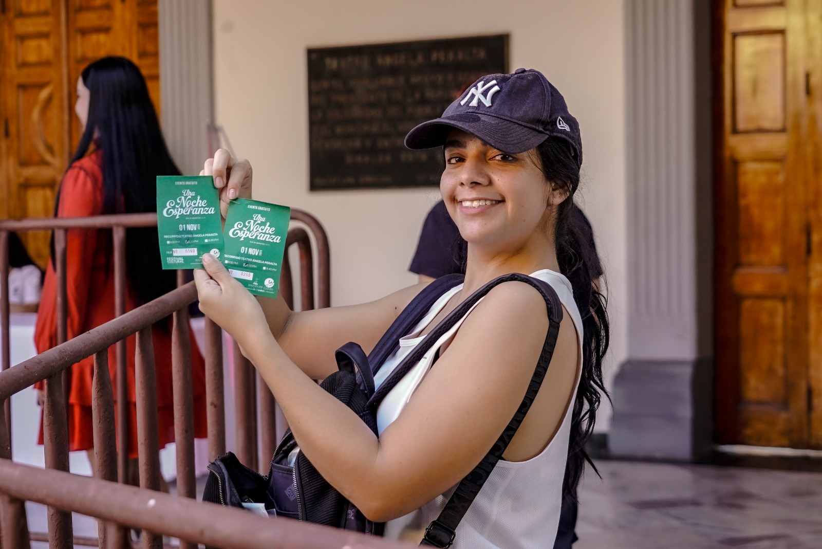 Entrega de boletos para “Una Noche de Esperanza”.