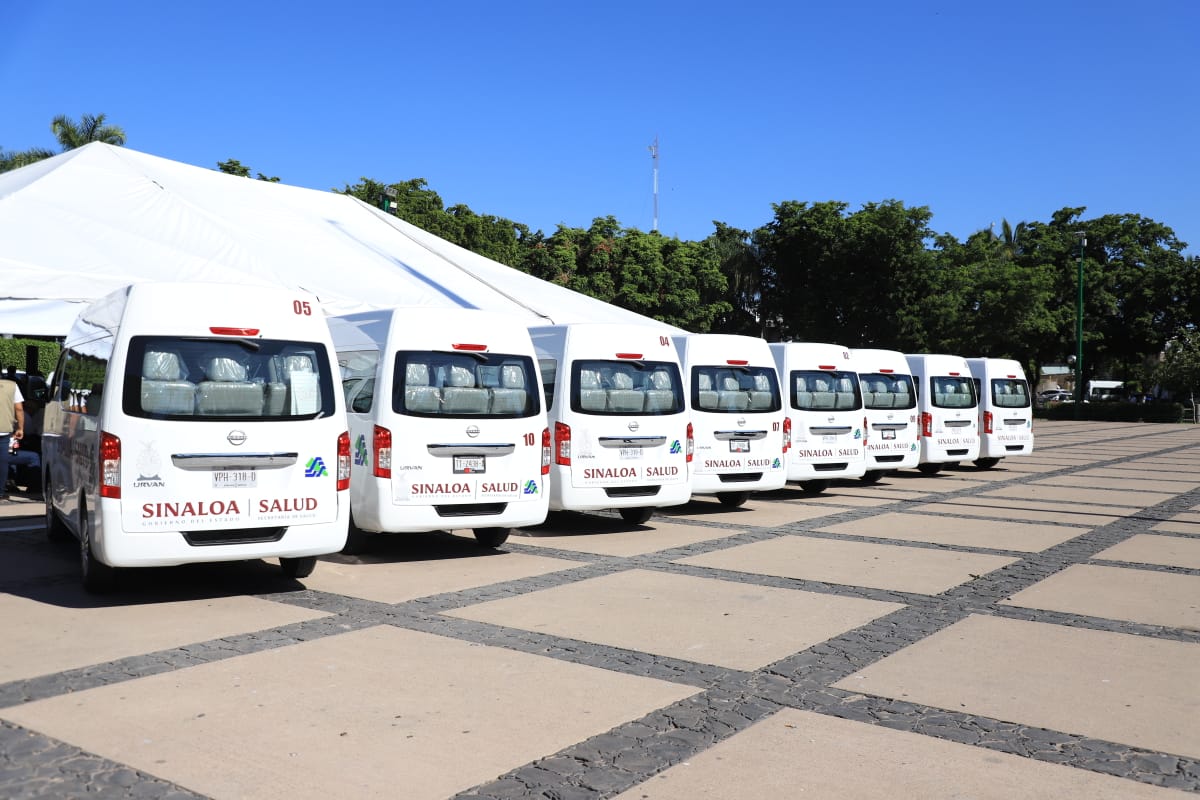 Entrega de 22 vehículos para las campañas contra el dengue y vacunación en Sinaloa.