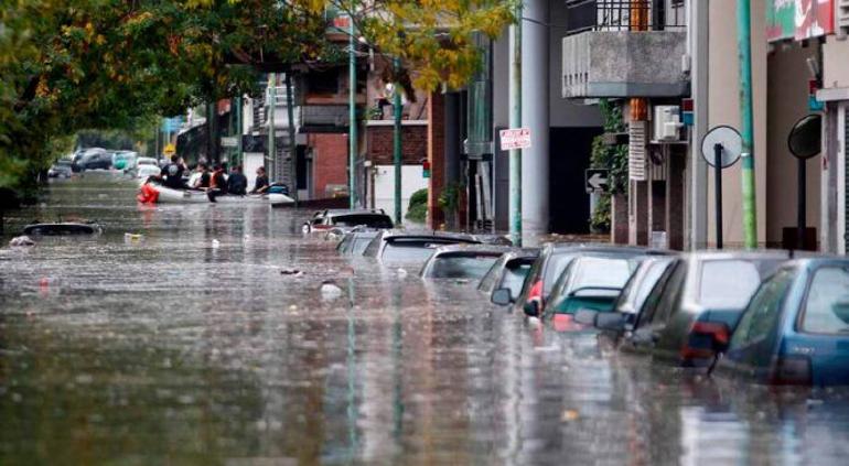 Veracruz suspende clases en 41 municipios tras severas inundaciones