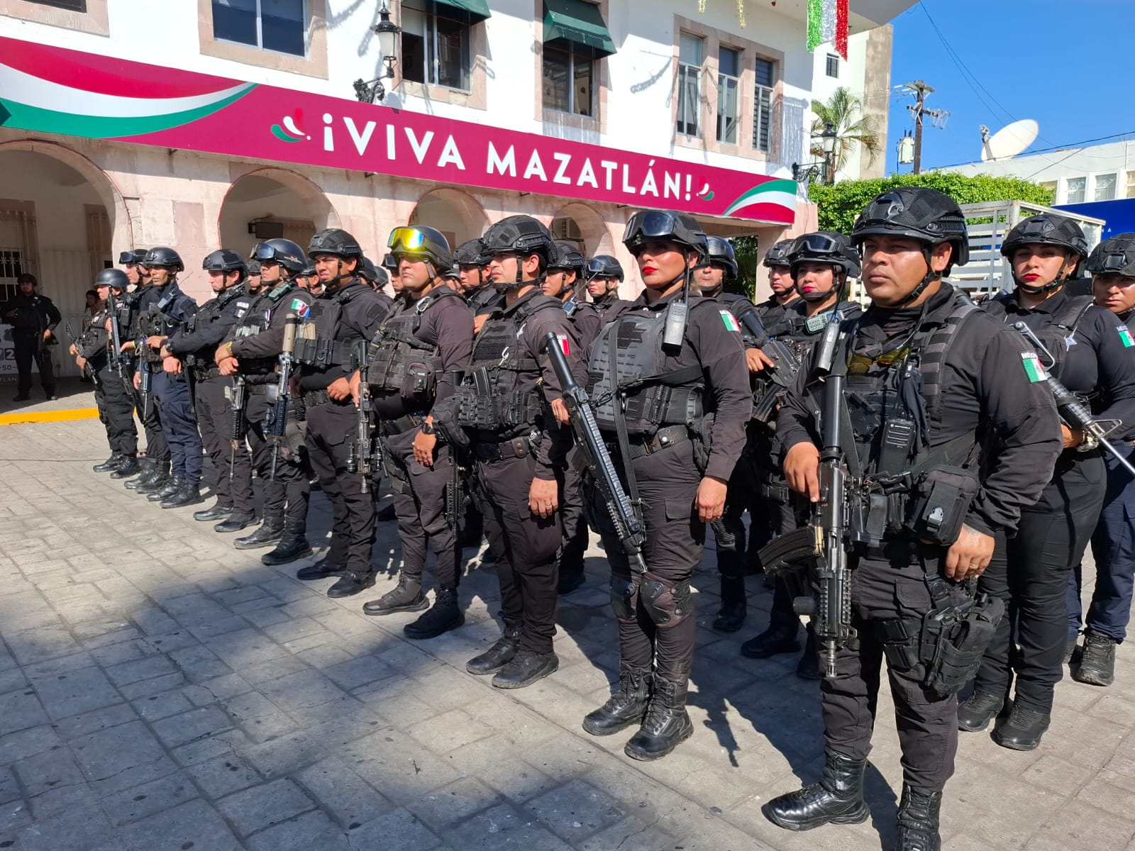 Entrega de 850 uniformes y calzado a elementos de la Policía Municipal de Mazatlán.