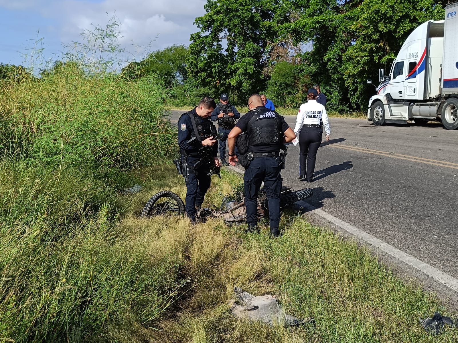 Autoridades en la zona del accidente.
