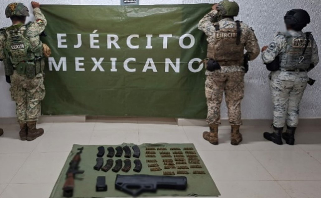 Aseguramiento de arsenal por parte de las autoridades.