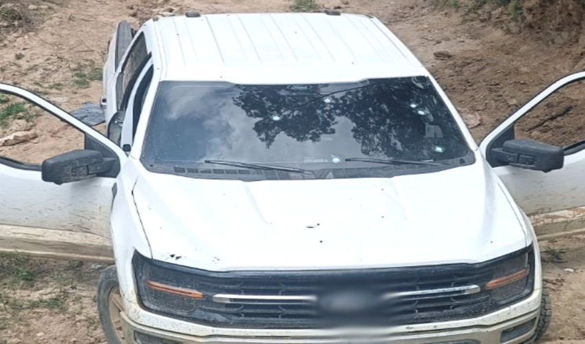 Camioneta con impactos de bala 