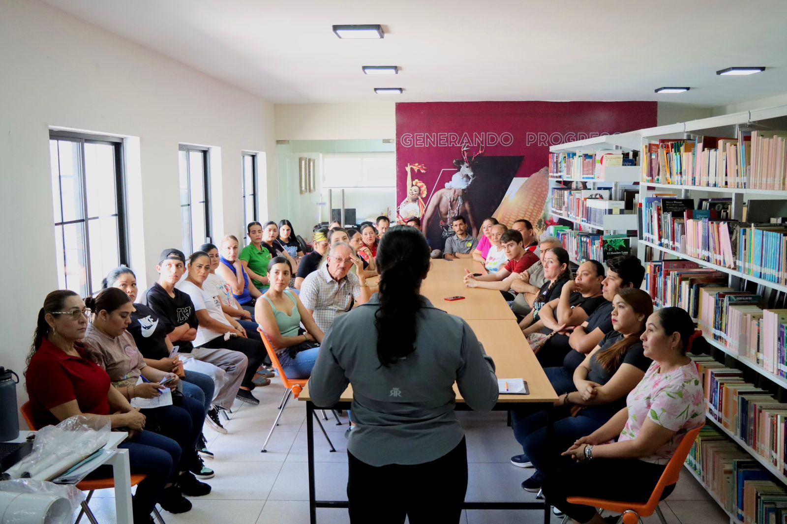 Capacitación de Coepriss a comerciantes de Badiraguato.