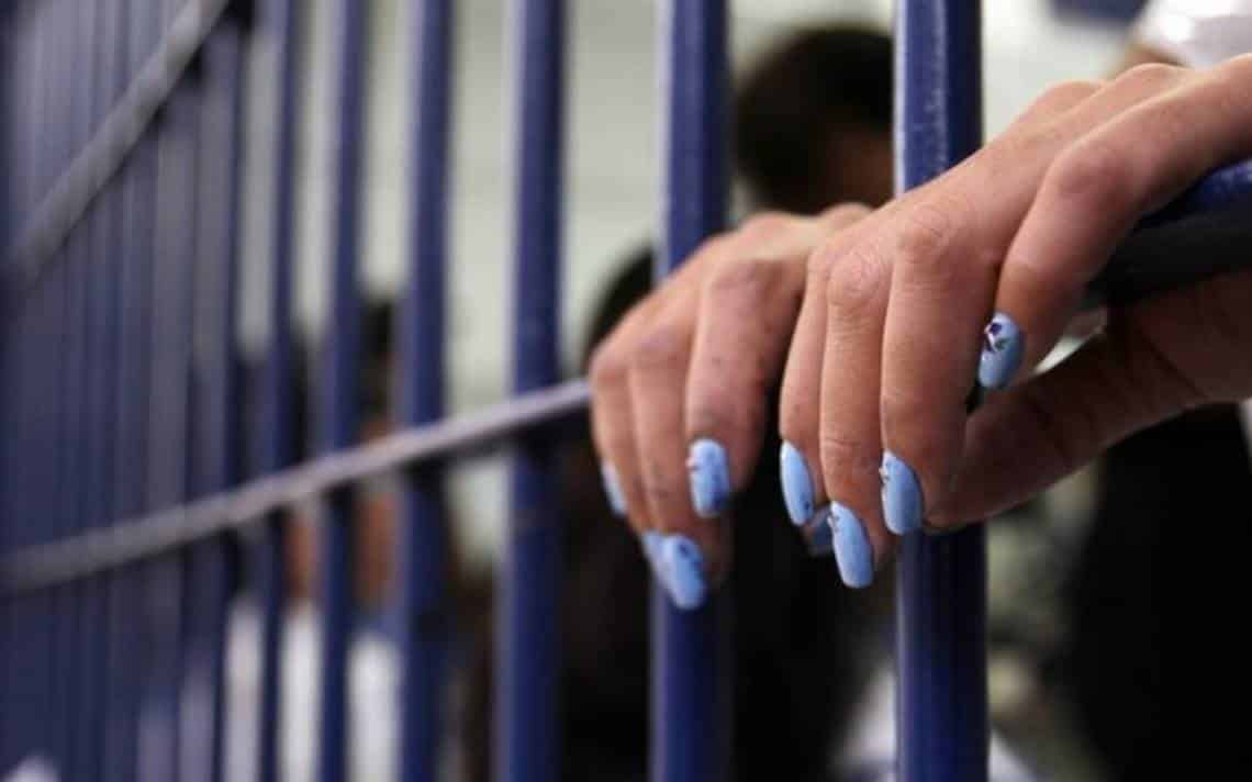 Mujer en la cárcel