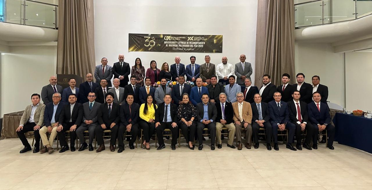 Colegio de Ingenieros Civiles de Los Mochis reconoce la trayectoria de Manuel Francisco Pérez Muñoz