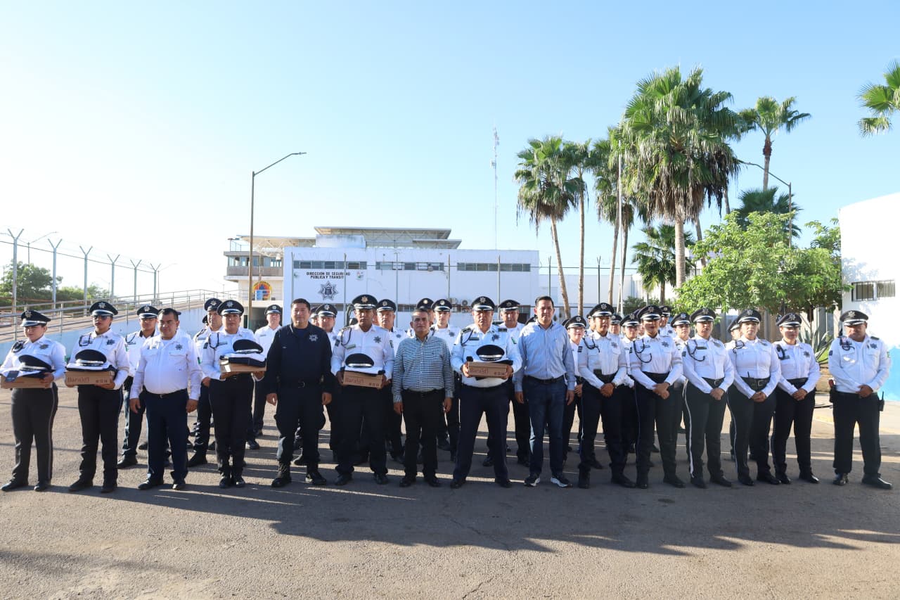 Agentes de tránsito de Navolato reciben nuevos uniformes