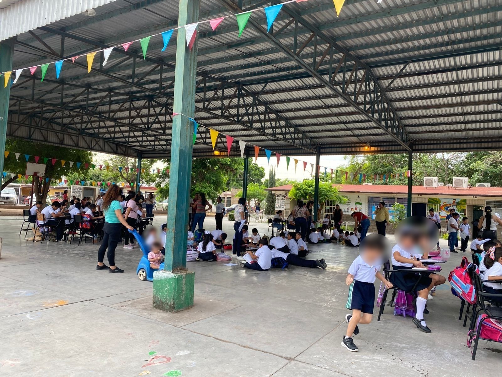 Más de 380 alumnos afectados en escuela por robo de cableado